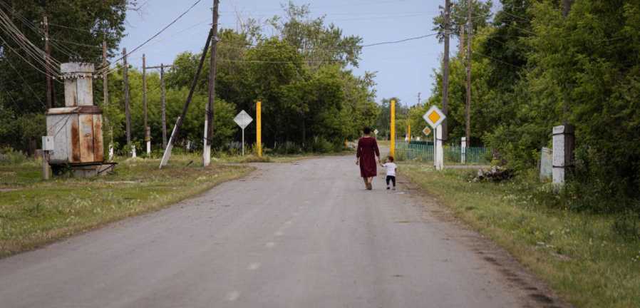 Ежегодно_на_уголь_и_дрова_у_жителей_обоих_сел_уходит_250_300_тысяч