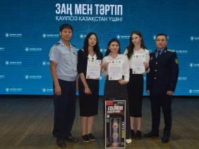Награжденные школьницы из Пресногорьковки